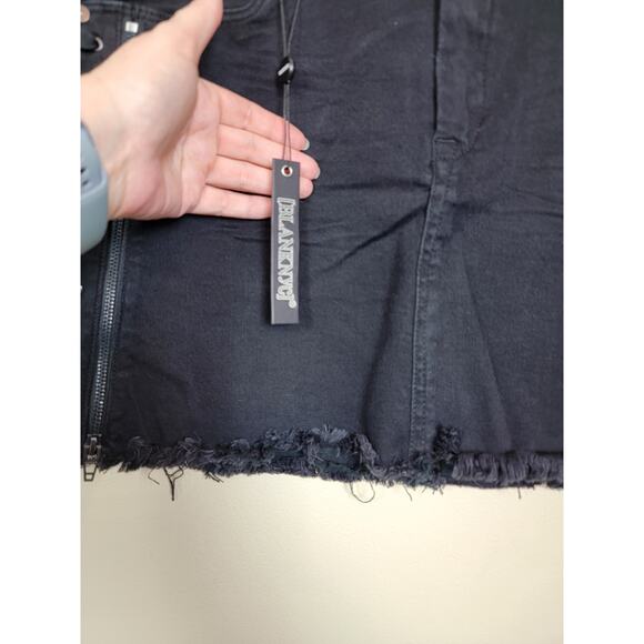 Blank NYC NEW  Women’s Mini Denim Skirt Lace Up Slit Raw Hem Black Size 31 - Picture 2 of 8